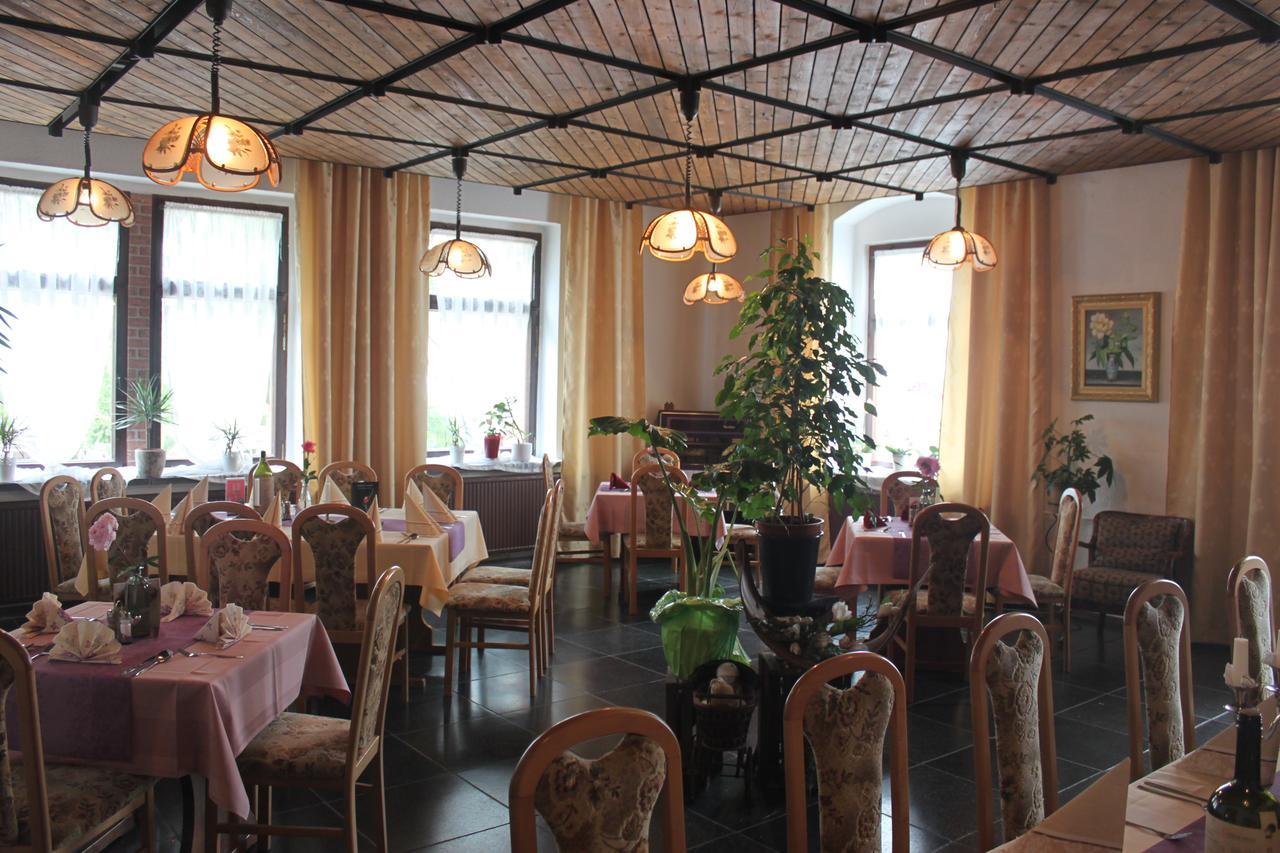 Pension Und Restaurant Die Burg Ehrenfriedersdorf Bagian luar foto