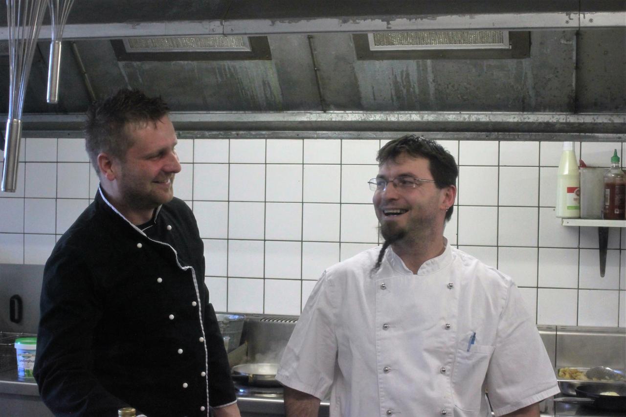 Pension Und Restaurant Die Burg Ehrenfriedersdorf Bagian luar foto