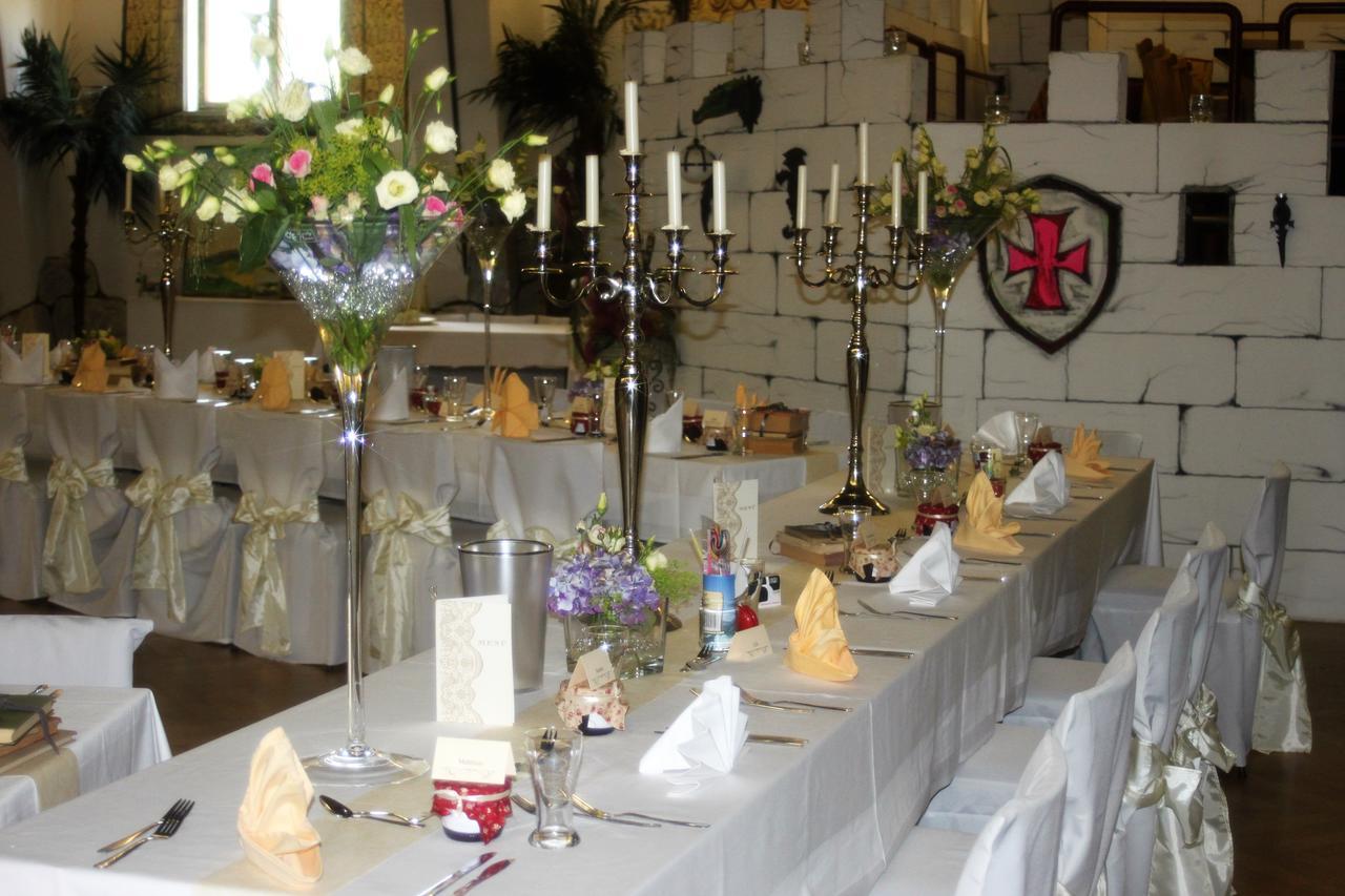 Pension Und Restaurant Die Burg Ehrenfriedersdorf Bagian luar foto