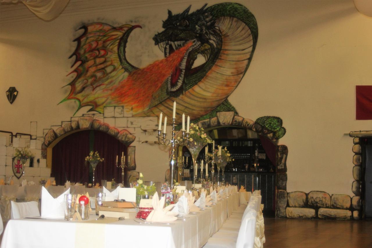 Pension Und Restaurant Die Burg Ehrenfriedersdorf Bagian luar foto