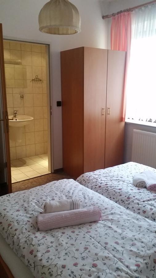 Pension Und Restaurant Die Burg Ehrenfriedersdorf Bagian luar foto