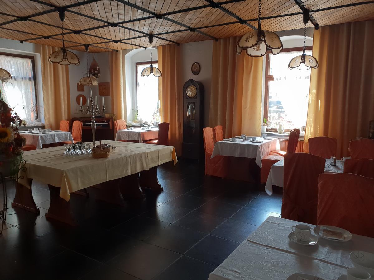 Pension Und Restaurant Die Burg Ehrenfriedersdorf Bagian luar foto