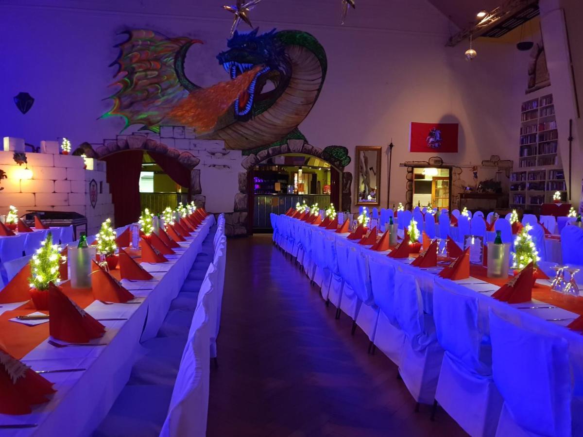 Pension Und Restaurant Die Burg Ehrenfriedersdorf Bagian luar foto